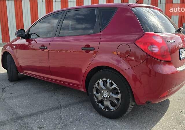 Красный Киа Сид, объемом двигателя 1.4 л и пробегом 207 тыс. км за 5400 $, фото 17 на Automoto.ua