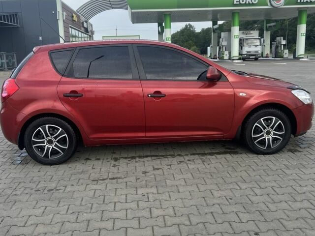 Червоний Кіа Сід, об'ємом двигуна 1.6 л та пробігом 220 тис. км за 4250 $, фото 6 на Automoto.ua