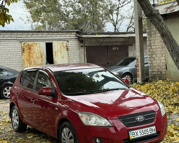 Киа Сид 2007 в Запорожье на Automoto.ua Красный Киа Сид, объемом двигателя 2 л и пробегом 299 тыс. км за 4450 $, фото 3 на Automoto.ua