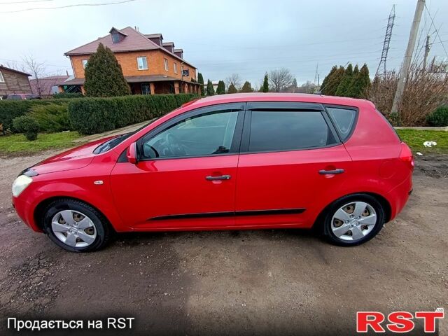 Красный Киа Сид, объемом двигателя 1.4 л и пробегом 180 тыс. км за 4300 $, фото 4 на Automoto.ua