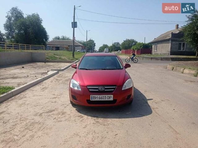 Красный Киа Сид, объемом двигателя 1.4 л и пробегом 286 тыс. км за 4450 $, фото 2 на Automoto.ua