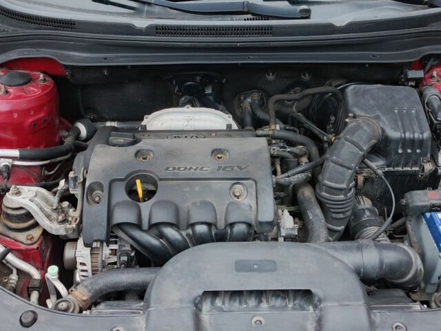 Красный Киа Сид, объемом двигателя 1.4 л и пробегом 200 тыс. км за 4500 $, фото 7 на Automoto.ua