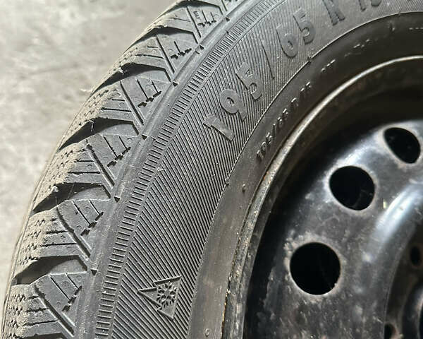 Киа Сид 2007 в Славуте на Automoto.ua Красный Киа Сид, объемом двигателя 1.59 л и пробегом 235 тыс. км за 6000 $, фото 6 на Automoto.ua
