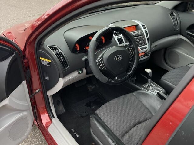Червоний Кіа Сід, об'ємом двигуна 2 л та пробігом 215 тис. км за 5200 $, фото 9 на Automoto.ua