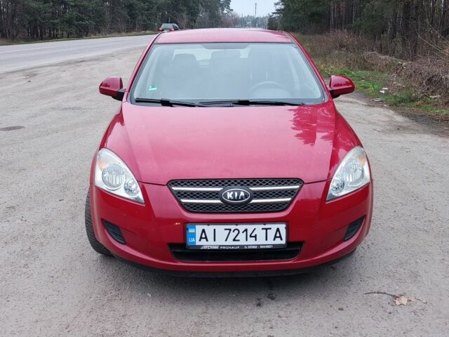 Красный Киа Сид, объемом двигателя 1.4 л и пробегом 200 тыс. км за 4500 $, фото 4 на Automoto.ua
