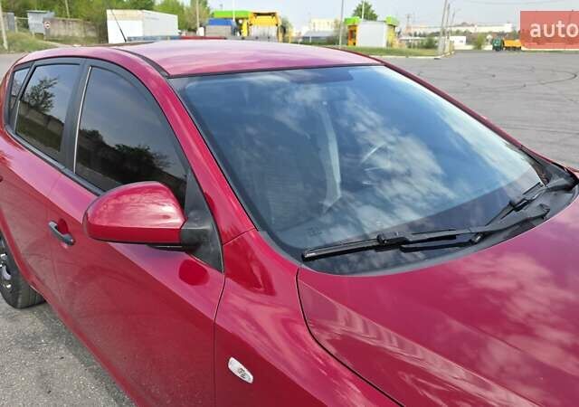 Красный Киа Сид, объемом двигателя 1.4 л и пробегом 207 тыс. км за 5400 $, фото 9 на Automoto.ua