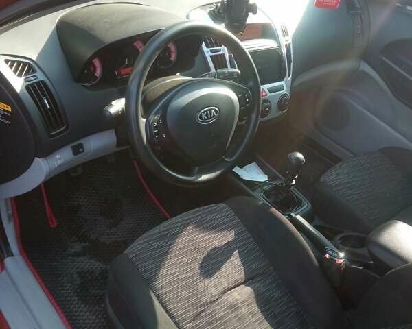 Червоний Кіа Сід, об'ємом двигуна 1.4 л та пробігом 192 тис. км за 4000 $, фото 1 на Automoto.ua