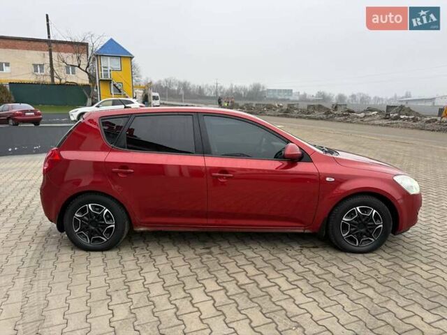 Красный Киа Сид, объемом двигателя 1.59 л и пробегом 238 тыс. км за 5200 $, фото 7 на Automoto.ua