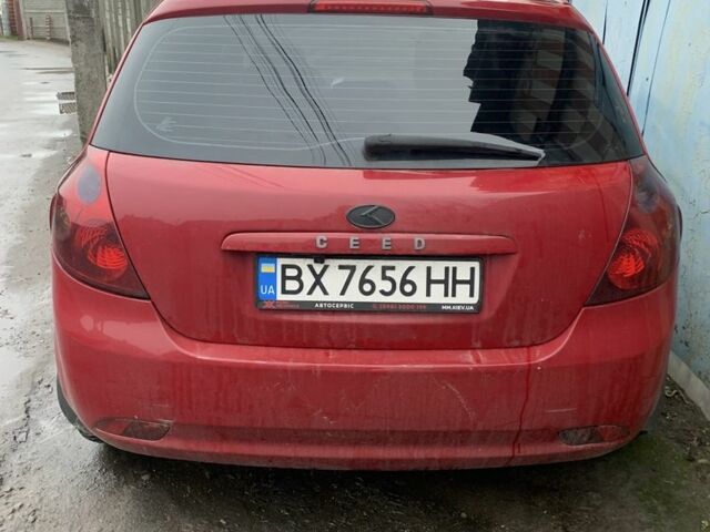 Красный Киа Сид, объемом двигателя 1.6 л и пробегом 270 тыс. км за 4900 $, фото 4 на Automoto.ua