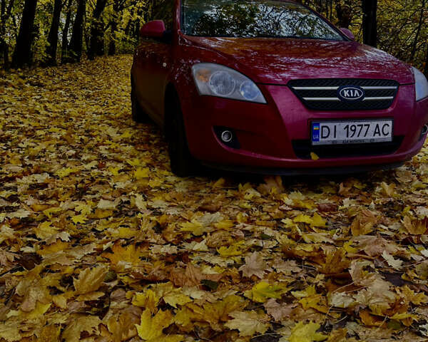 Киа Сид 2007 в Славуте на Automoto.ua Красный Киа Сид, объемом двигателя 1.59 л и пробегом 235 тыс. км за 6000 $, фото 1 на Automoto.ua