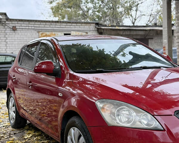 Киа Сид 2007 в Запорожье на Automoto.ua Красный Киа Сид, объемом двигателя 2 л и пробегом 299 тыс. км за 4450 $, фото 4 на Automoto.ua