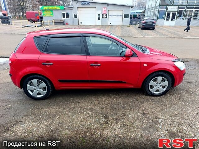 Красный Киа Сид, объемом двигателя 1.4 л и пробегом 180 тыс. км за 4300 $, фото 5 на Automoto.ua