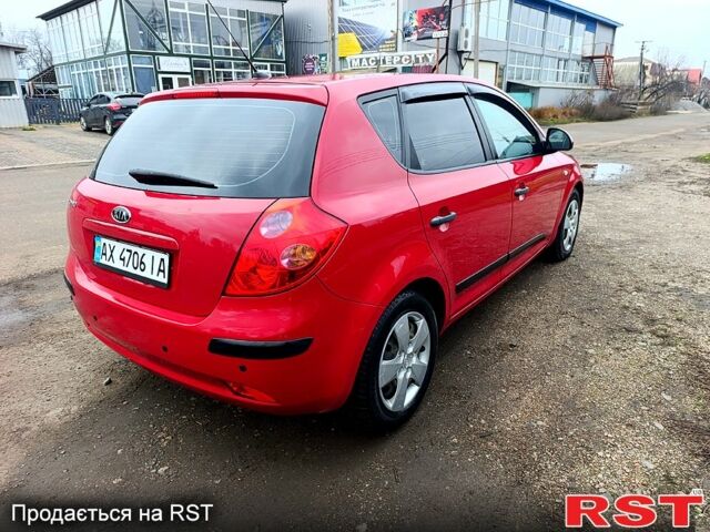 Красный Киа Сид, объемом двигателя 1.4 л и пробегом 180 тыс. км за 4300 $, фото 2 на Automoto.ua