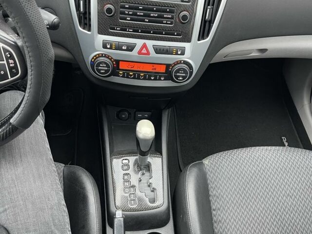 Червоний Кіа Сід, об'ємом двигуна 2 л та пробігом 215 тис. км за 5200 $, фото 13 на Automoto.ua