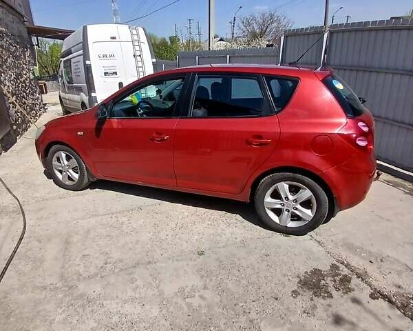 Красный Киа Сид, объемом двигателя 1.6 л и пробегом 155 тыс. км за 5700 $, фото 18 на Automoto.ua