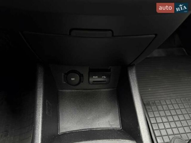 Красный Киа Сид, объемом двигателя 1.59 л и пробегом 238 тыс. км за 5200 $, фото 18 на Automoto.ua