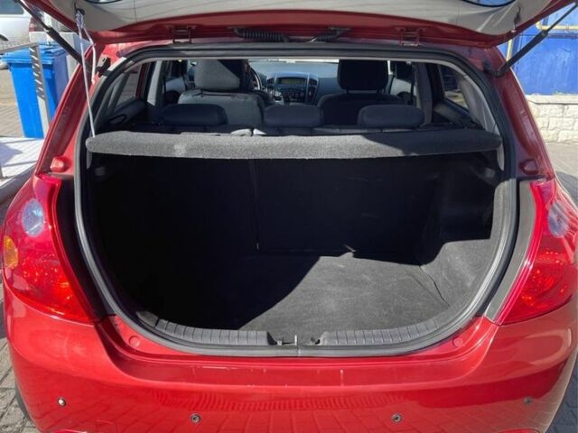 Красный Киа Сид, объемом двигателя 1.6 л и пробегом 181 тыс. км за 6200 $, фото 16 на Automoto.ua