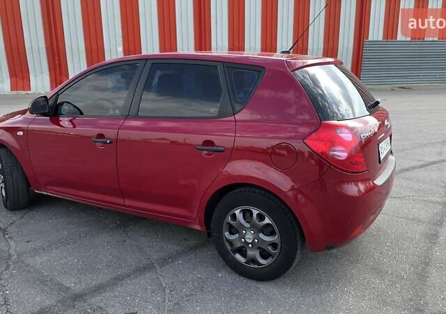 Красный Киа Сид, объемом двигателя 1.4 л и пробегом 207 тыс. км за 5400 $, фото 88 на Automoto.ua