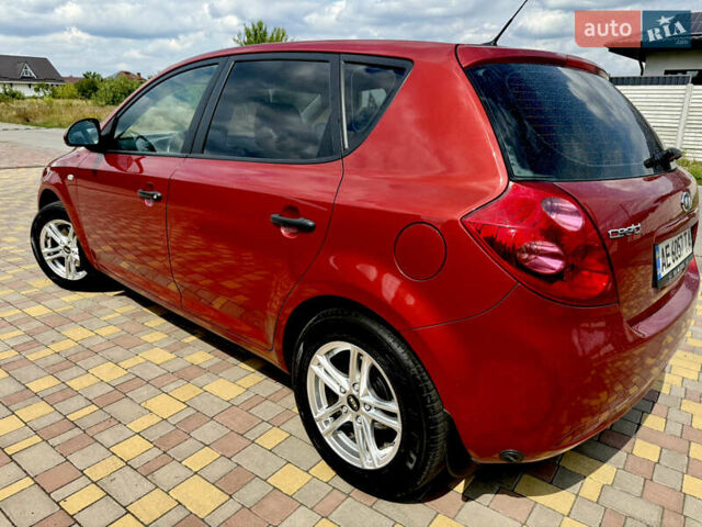 Червоний Кіа Сід, об'ємом двигуна 1.4 л та пробігом 133 тис. км за 6499 $, фото 41 на Automoto.ua
