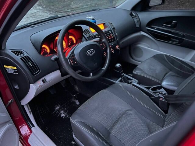 Червоний Кіа Сід, об'ємом двигуна 1.4 л та пробігом 201 тис. км за 4850 $, фото 8 на Automoto.ua
