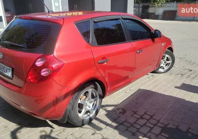 Красный Киа Сид, объемом двигателя 1.6 л и пробегом 214 тыс. км за 4800 $, фото 13 на Automoto.ua