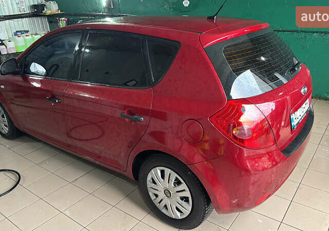 Красный Киа Сид, объемом двигателя 1.4 л и пробегом 269 тыс. км за 4550 $, фото 27 на Automoto.ua