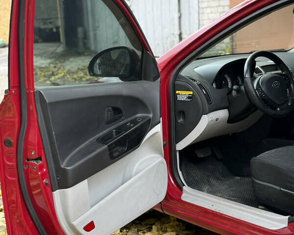 Киа Сид 2007 в Запорожье на Automoto.ua Красный Киа Сид, объемом двигателя 2 л и пробегом 299 тыс. км за 4450 $, фото 11 на Automoto.ua