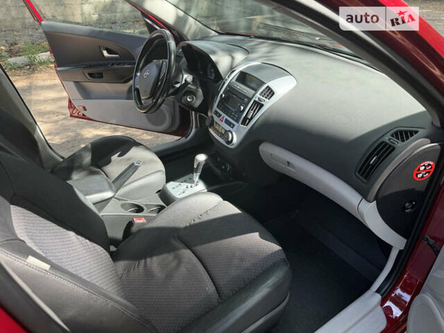 Красный Киа Сид, объемом двигателя 2 л и пробегом 140 тыс. км за 7500 $, фото 10 на Automoto.ua