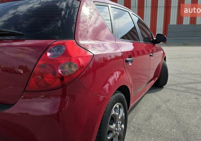 Красный Киа Сид, объемом двигателя 1.4 л и пробегом 207 тыс. км за 5400 $, фото 59 на Automoto.ua
