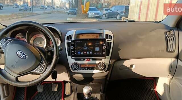 Червоний Кіа Сід, об'ємом двигуна 2 л та пробігом 343 тис. км за 4000 $, фото 9 на Automoto.ua