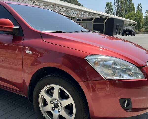 Красный Киа Сид, объемом двигателя 1.59 л и пробегом 168 тыс. км за 5900 $, фото 1 на Automoto.ua