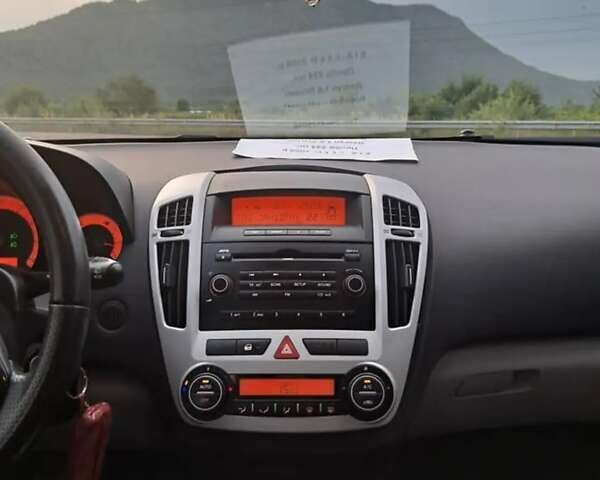 Красный Киа Сид, объемом двигателя 1.6 л и пробегом 237 тыс. км за 6200 $, фото 24 на Automoto.ua