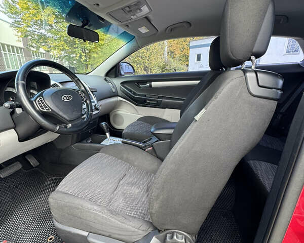 Красный Киа Сид, объемом двигателя 1.98 л и пробегом 172 тыс. км за 6900 $, фото 11 на Automoto.ua