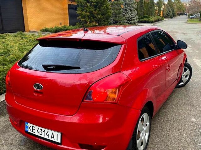 Красный Киа Сид, объемом двигателя 1.4 л и пробегом 160 тыс. км за 6000 $, фото 2 на Automoto.ua