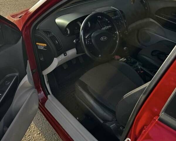 Червоний Кіа Сід, об'ємом двигуна 1.6 л та пробігом 210 тис. км за 4700 $, фото 3 на Automoto.ua