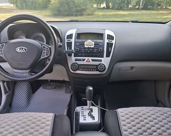 Красный Киа Сид, объемом двигателя 1.6 л и пробегом 171 тыс. км за 6800 $, фото 10 на Automoto.ua