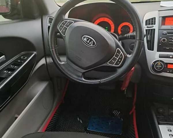 Красный Киа Сид, объемом двигателя 1.6 л и пробегом 237 тыс. км за 6200 $, фото 1 на Automoto.ua