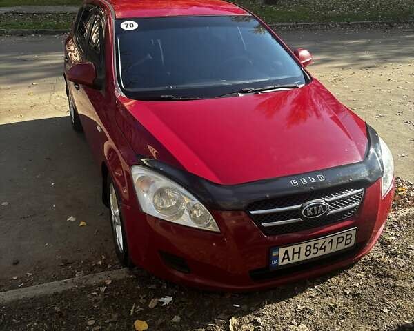 Красный Киа Сид, объемом двигателя 1.6 л и пробегом 308 тыс. км за 5500 $, фото 15 на Automoto.ua