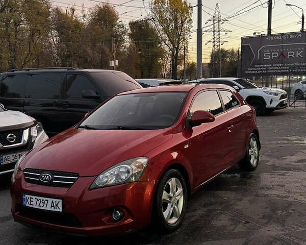 Красный Киа Сид, объемом двигателя 2 л и пробегом 177 тыс. км за 6900 $, фото 1 на Automoto.ua