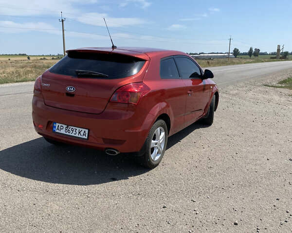 Красный Киа Сид, объемом двигателя 1.4 л и пробегом 166 тыс. км за 6200 $, фото 3 на Automoto.ua