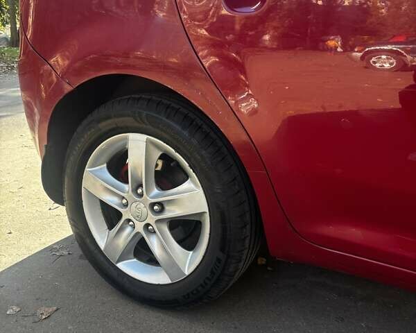 Красный Киа Сид, объемом двигателя 1.6 л и пробегом 308 тыс. км за 5500 $, фото 3 на Automoto.ua