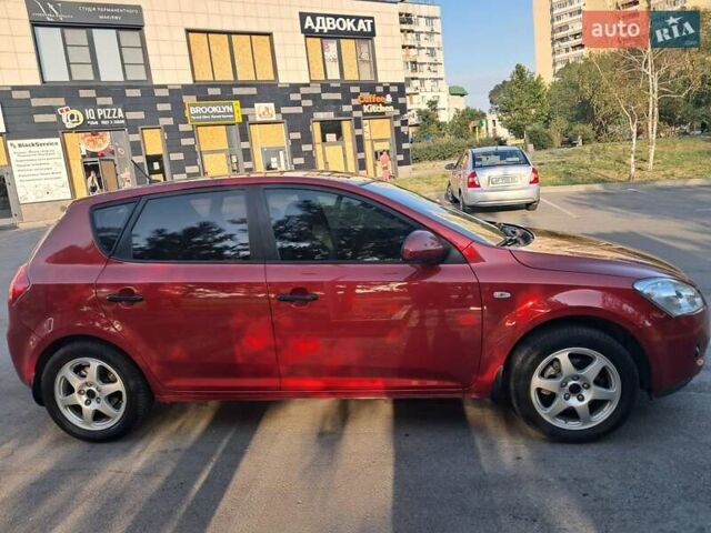 Красный Киа Сид, объемом двигателя 1.59 л и пробегом 169 тыс. км за 6800 $, фото 6 на Automoto.ua