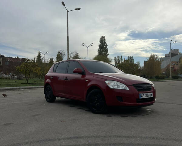 Киа Сид 2008 в Кривом Роге на Automoto.ua Красный Киа Сид, объемом двигателя 1.6 л и пробегом 189 тыс. км за 5300 $, фото 4 на Automoto.ua