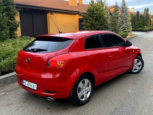 Красный Киа Сид, объемом двигателя 1.4 л и пробегом 160 тыс. км за 6000 $, фото 6 на Automoto.ua