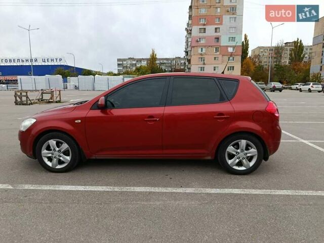 Киа Сид 2008 в Кропивницком (Кировограде) на Automoto.ua Красный Киа Сид, объемом двигателя 2 л и пробегом 208 тыс. км за 6500 $, фото 5 на Automoto.ua