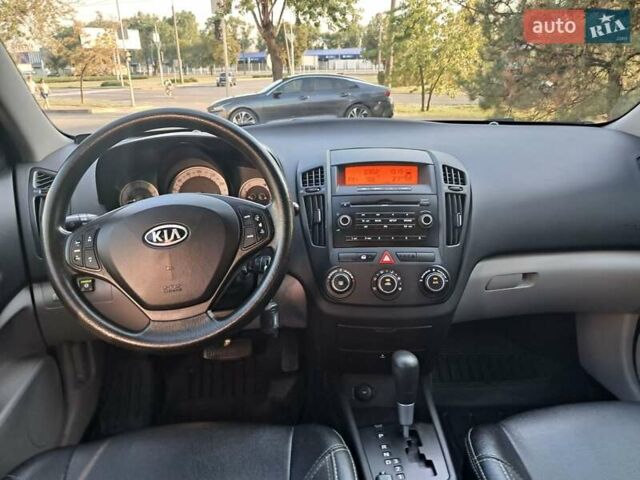 Красный Киа Сид, объемом двигателя 1.59 л и пробегом 169 тыс. км за 6800 $, фото 11 на Automoto.ua