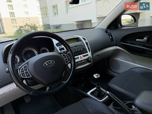Червоний Кіа Сід, об'ємом двигуна 1.59 л та пробігом 194 тис. км за 6500 $, фото 23 на Automoto.ua