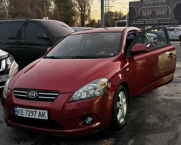 Красный Киа Сид, объемом двигателя 2 л и пробегом 177 тыс. км за 6900 $, фото 6 на Automoto.ua
