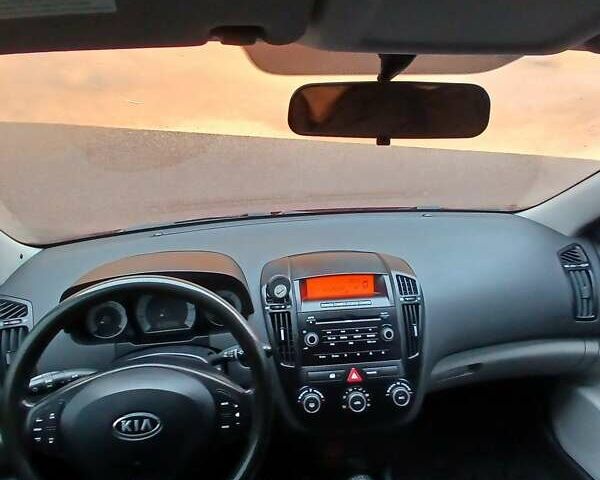 Червоний Кіа Сід, об'ємом двигуна 1.4 л та пробігом 260 тис. км за 4900 $, фото 7 на Automoto.ua