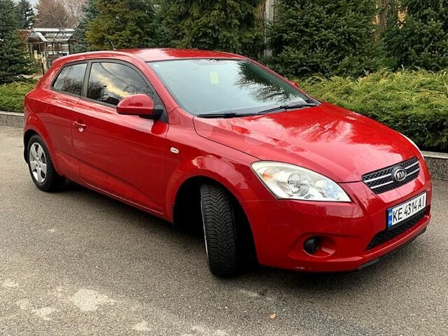 Красный Киа Сид, объемом двигателя 1.4 л и пробегом 160 тыс. км за 6000 $, фото 5 на Automoto.ua